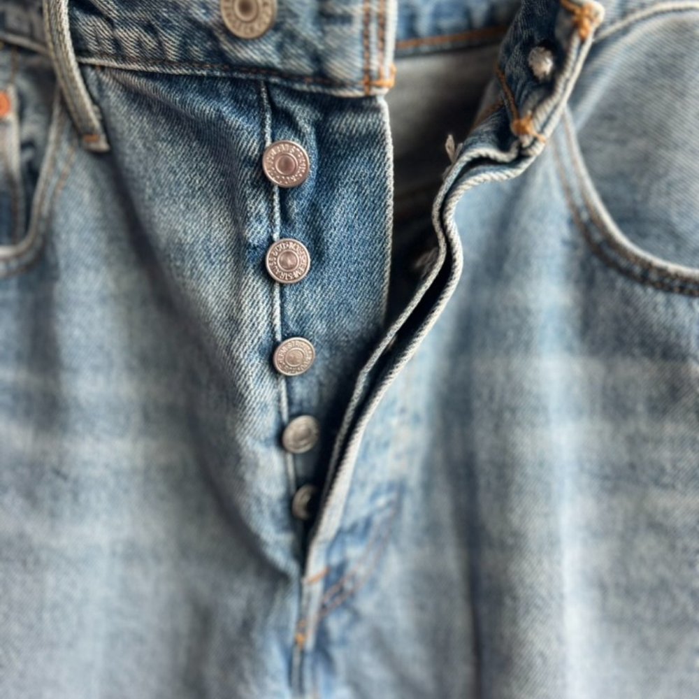 SOLD — LEVI's 501 skinny jeans 32X28 - Picture 3 of 4